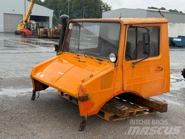 Unimog 424 USED CAB Kabiny a interiér