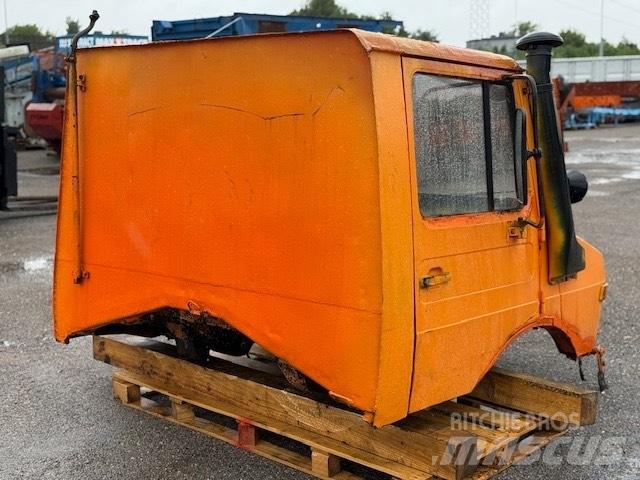 Unimog 424 USED CAB Kabiny a interiér