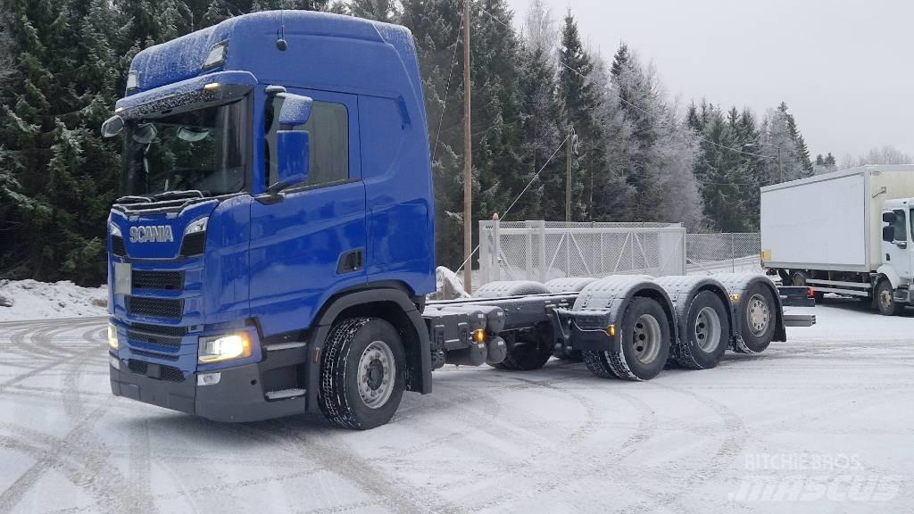 Scania R 560 8X4 ADR Nákladní vozidlo bez nástavby