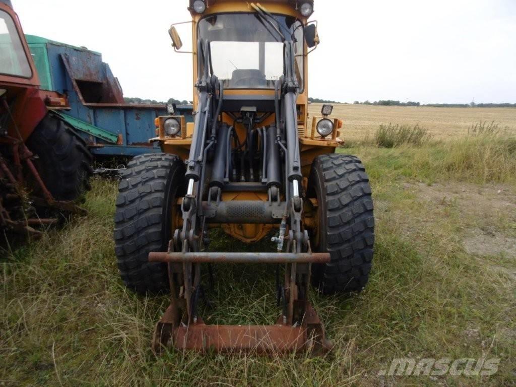 Volvo BM 4200 Kolové nakladače