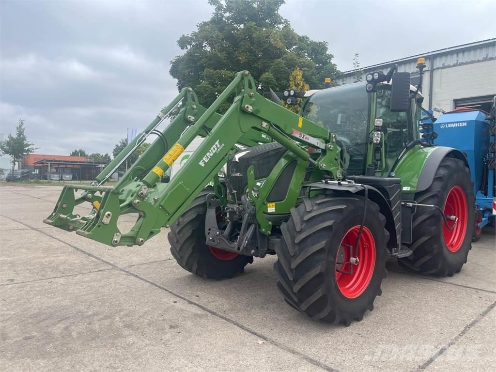 Fendt 724 Vario Traktory