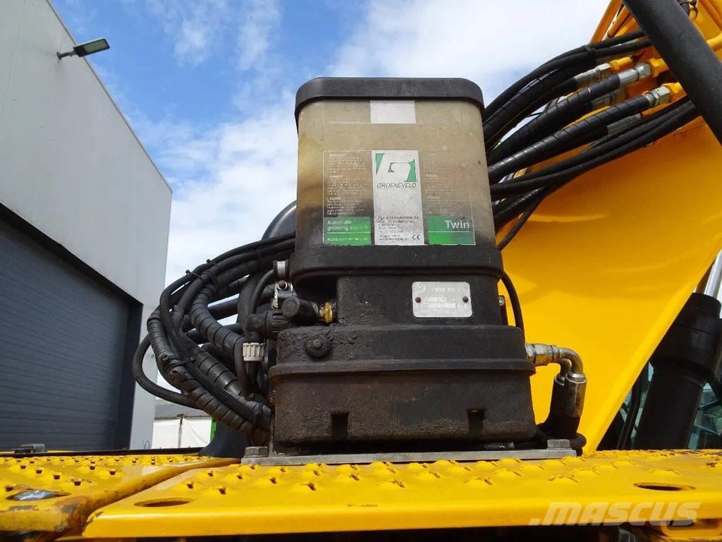 JCB JZ140 Pásová rýpadla