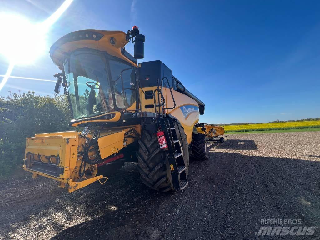 New Holland 8.85 Sklízecí mlátičky