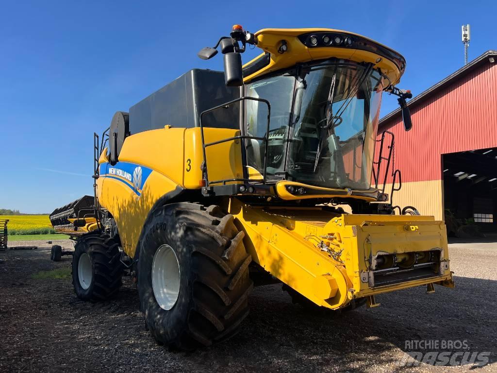 New Holland 8.85 Sklízecí mlátičky