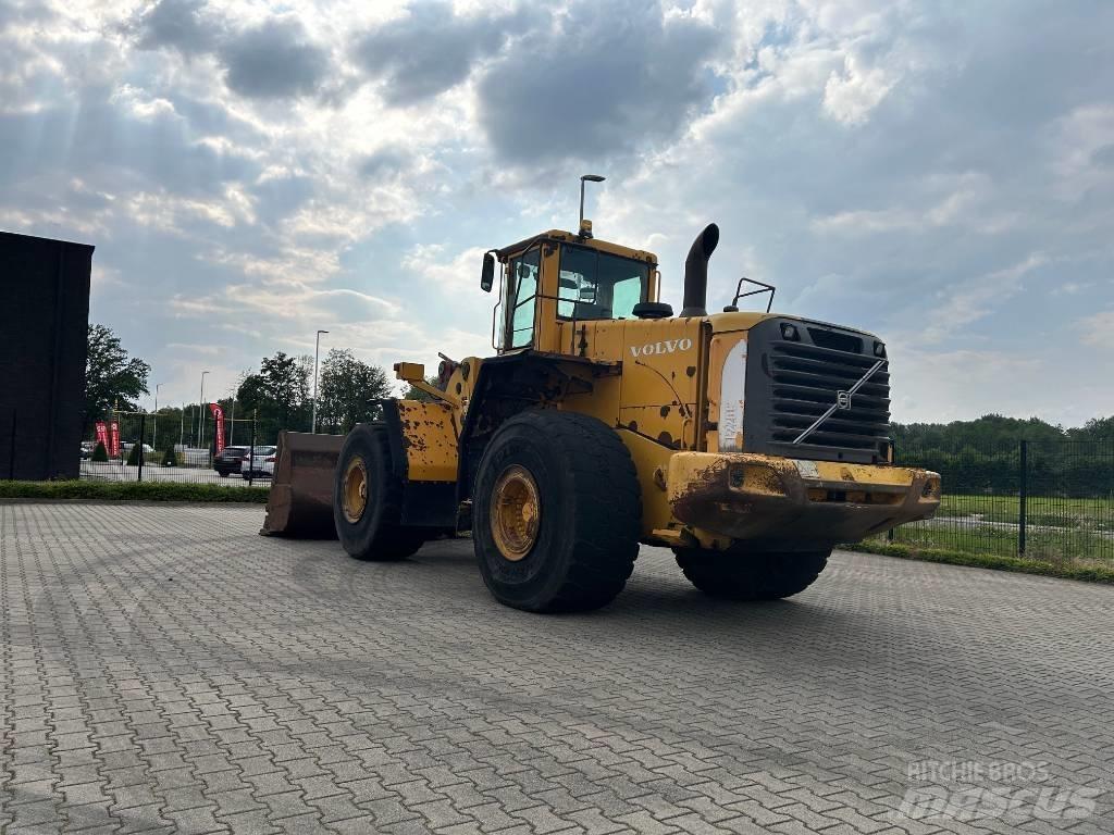 Volvo L 220 E Kolové nakladače