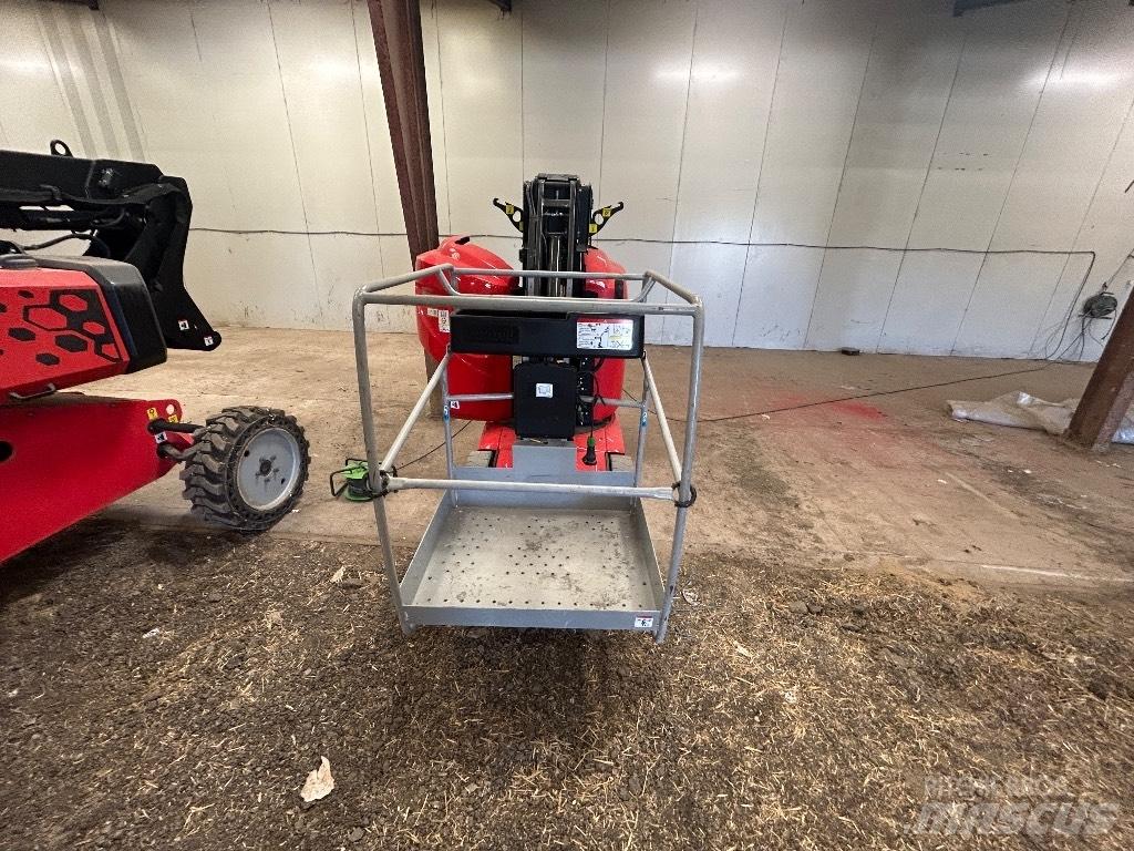 Manitou 100 VJR Vertikální sloupové výtahy