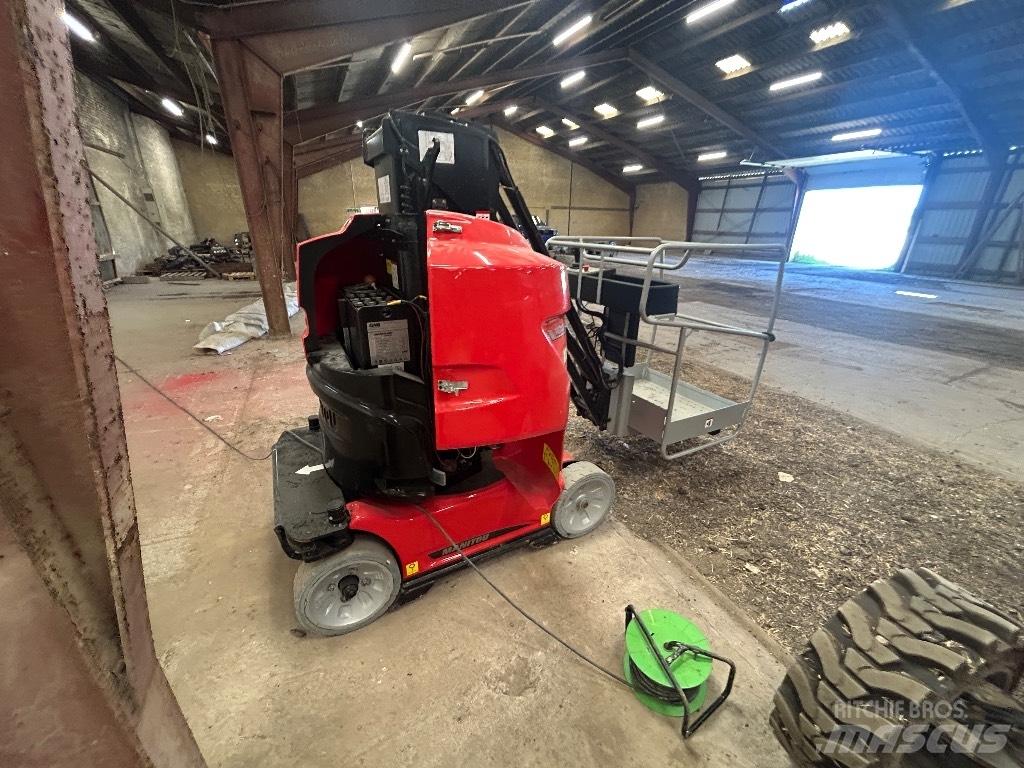 Manitou 100 VJR Vertikální sloupové výtahy
