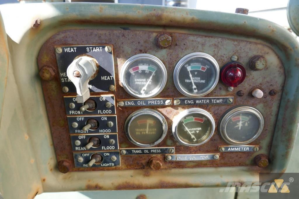 CAT D7F Ex-army Pásové dozery