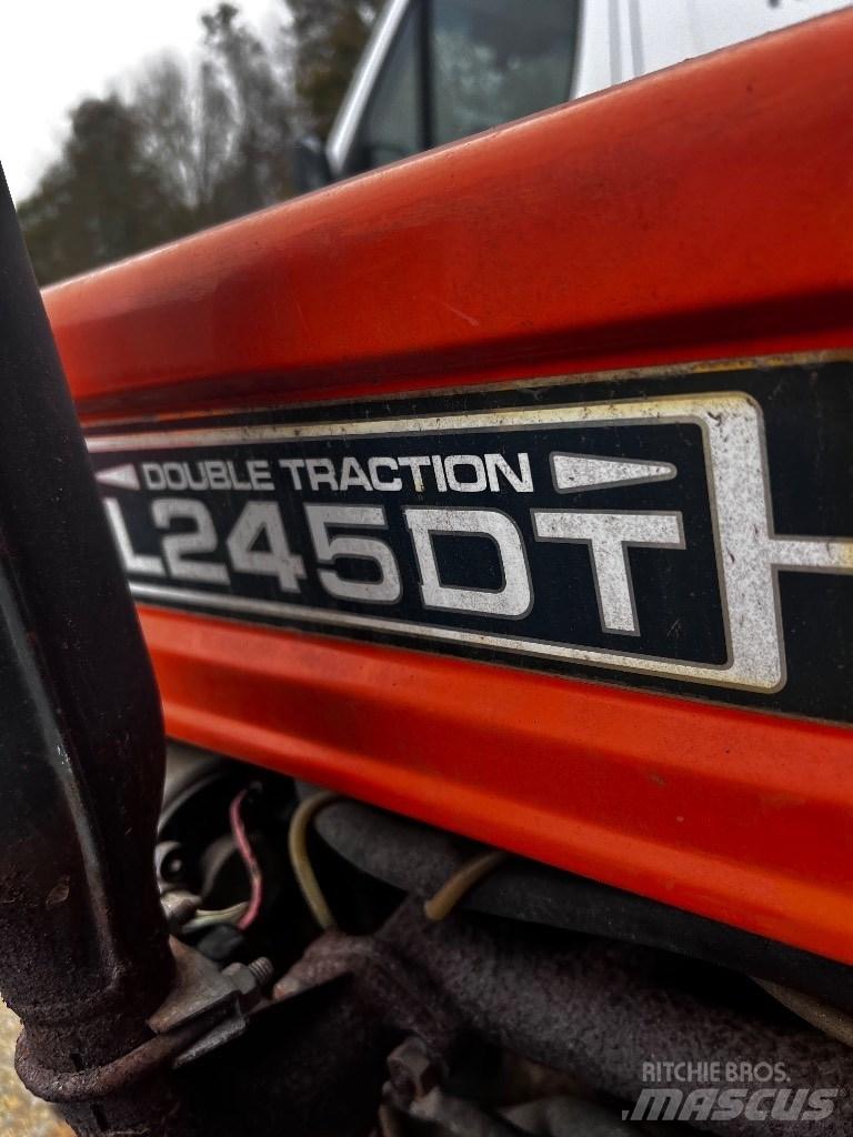 Kubota L 245 Kompaktní traktory