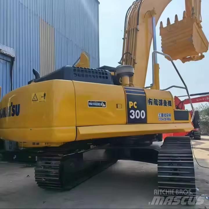 Komatsu PC300 Pásová rýpadla