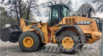 CASE 821 E Kolové nakladače
