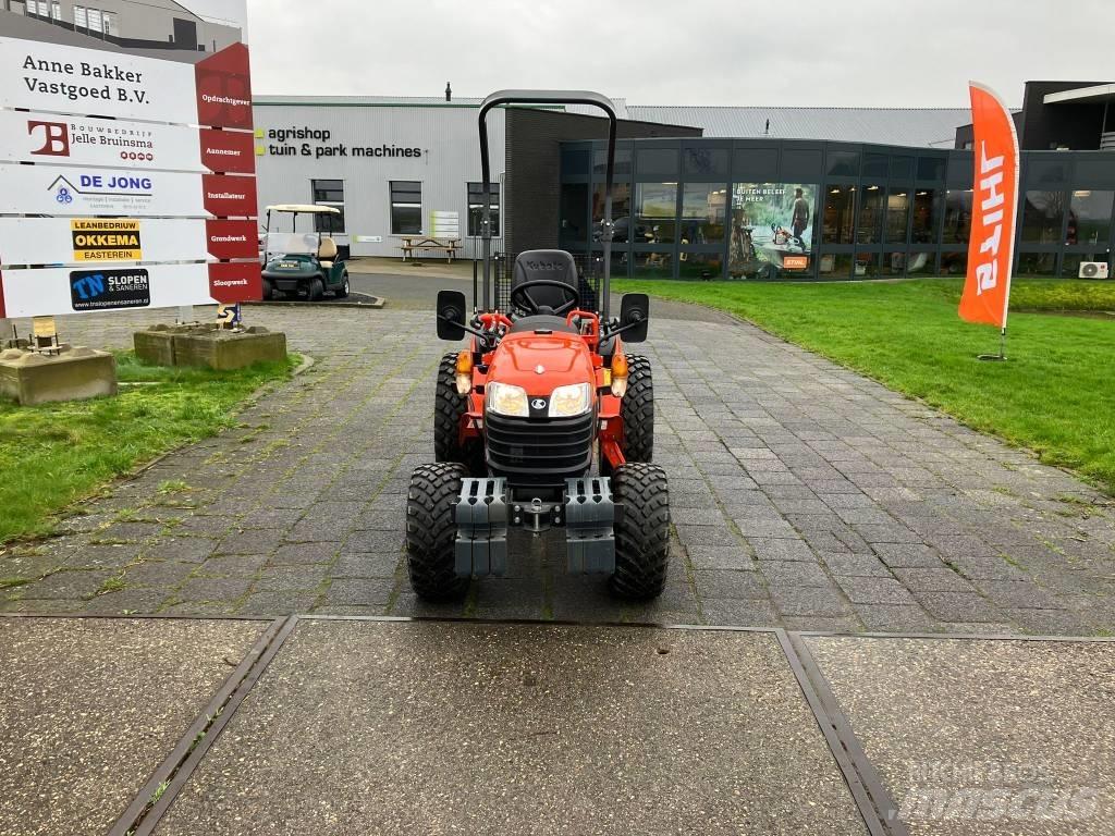 Kubota B1-240 Traktory