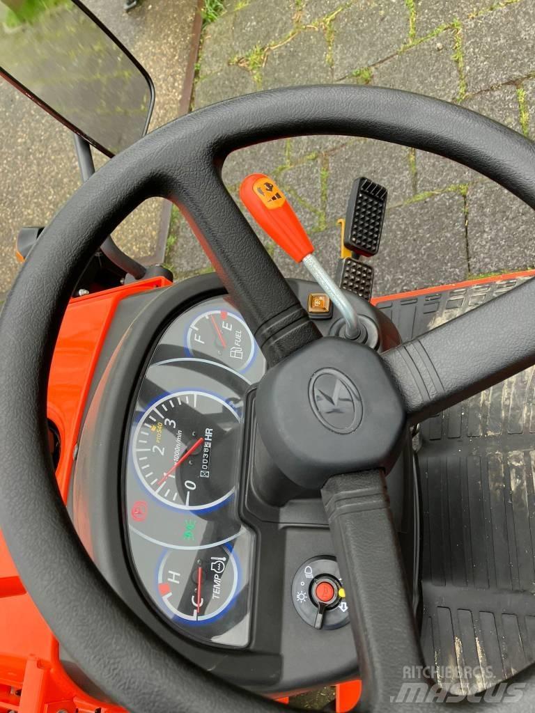 Kubota B1-240 Traktory