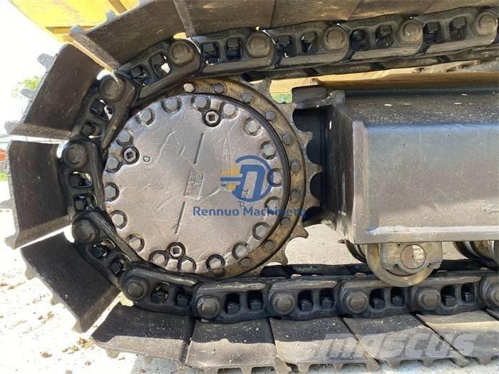 Komatsu PC 210 LC Pásová rýpadla