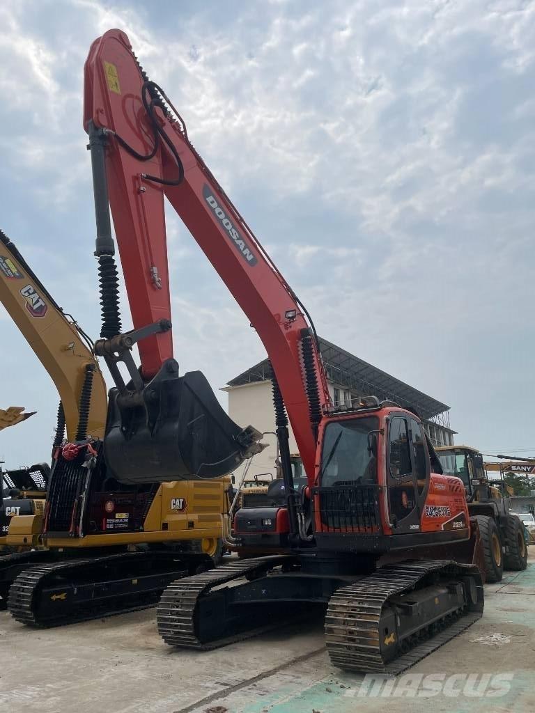 Doosan DX 225 LCA Pásová rýpadla
