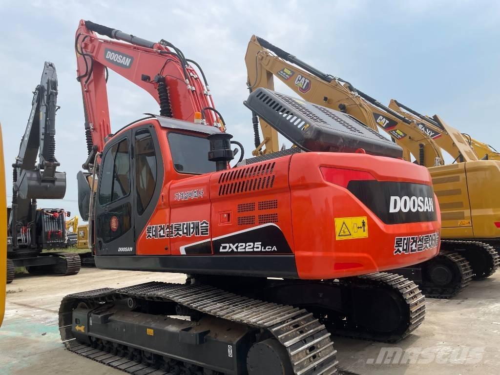 Doosan DX 225 LCA Pásová rýpadla