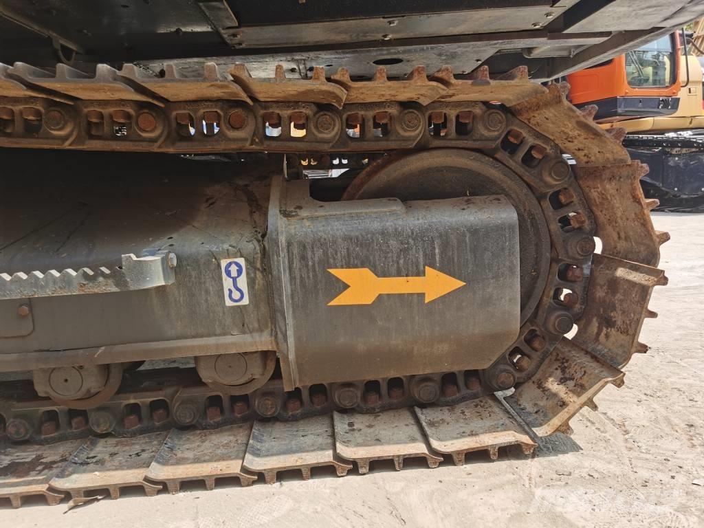 Volvo EC 220 Pásová rýpadla