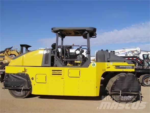 Dynapac CP2700 Pneumatikové válce