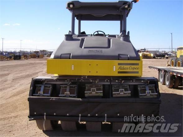 Dynapac CP2700 Pneumatikové válce