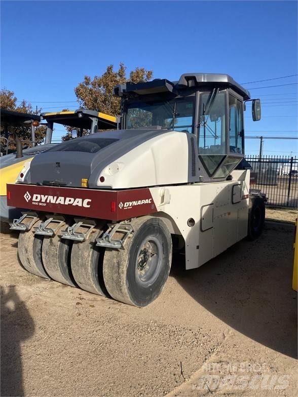 Dynapac CP2700 Pneumatikové válce
