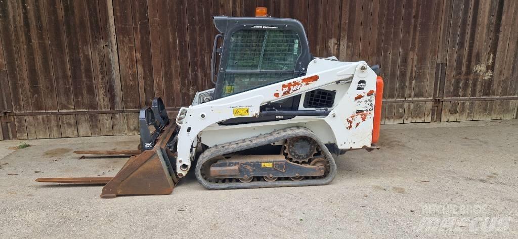 Bobcat T 450 Smykem řízené nakladače