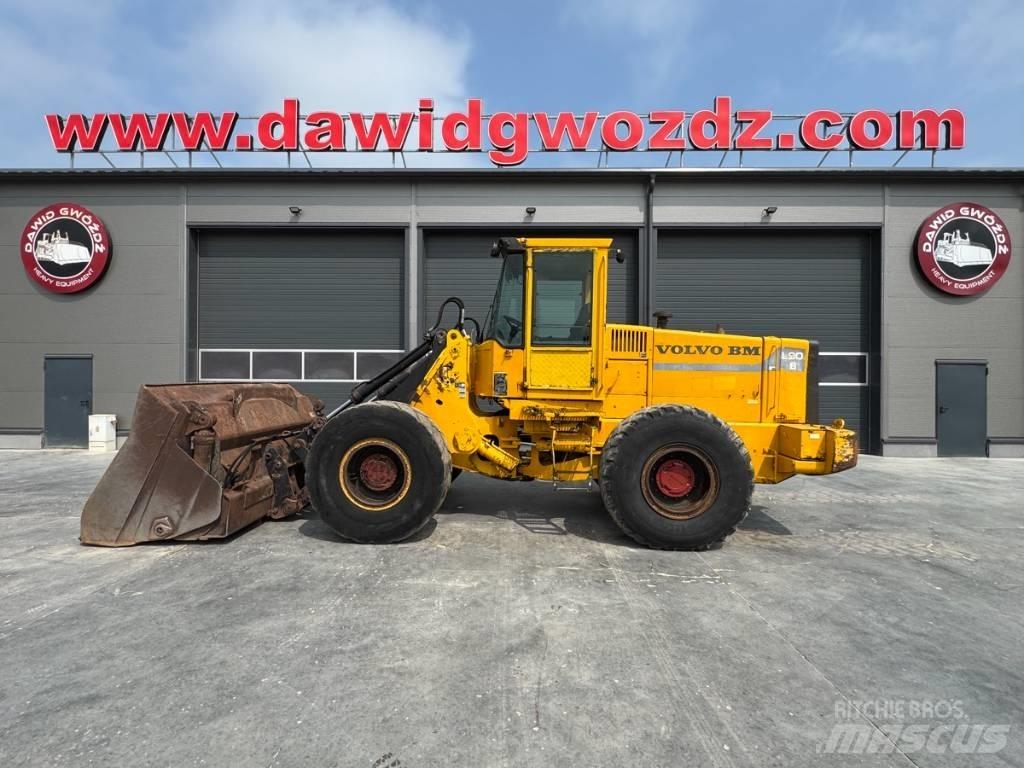 Volvo L90B Kolové nakladače