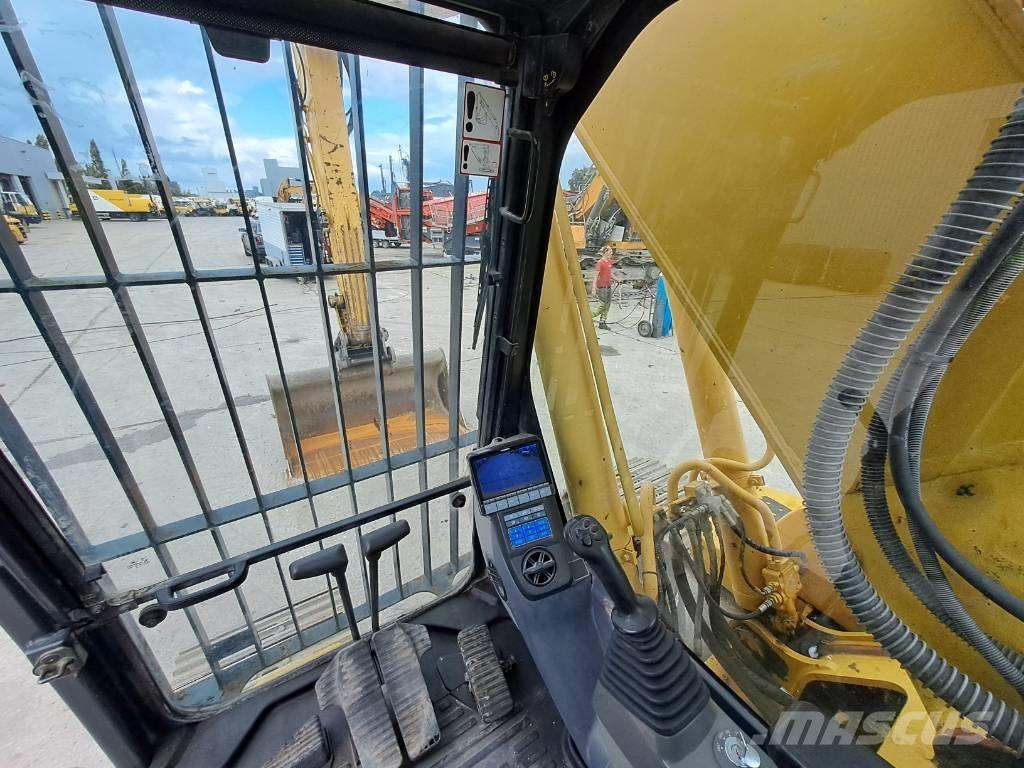 Komatsu HB215LC-2 Pásová rýpadla