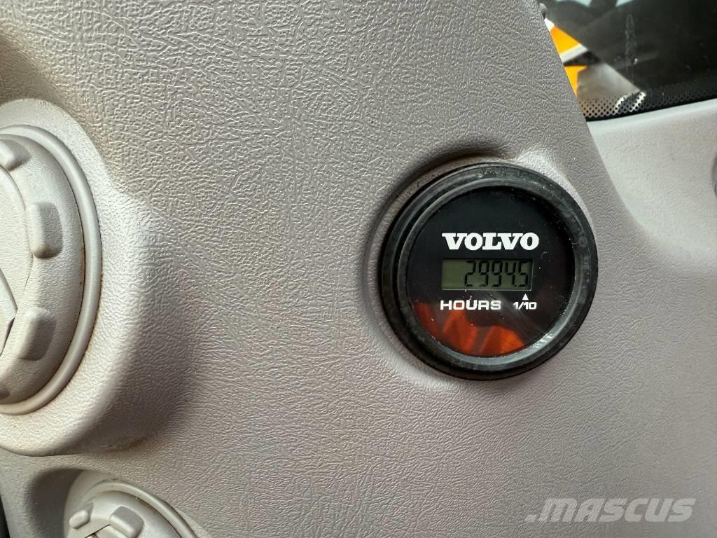 Volvo EC 250 EL Pásová rýpadla