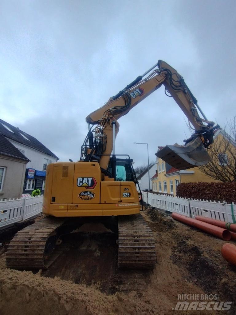 CAT 325 Pásová rýpadla