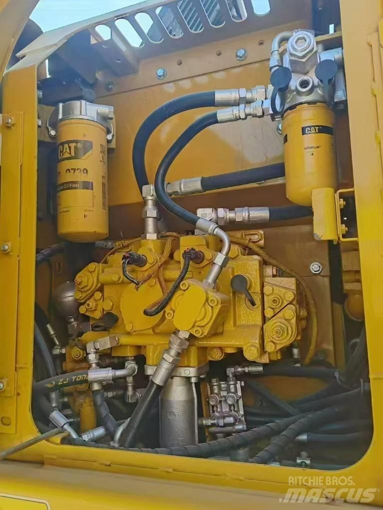 CAT 312 D Pásová rýpadla