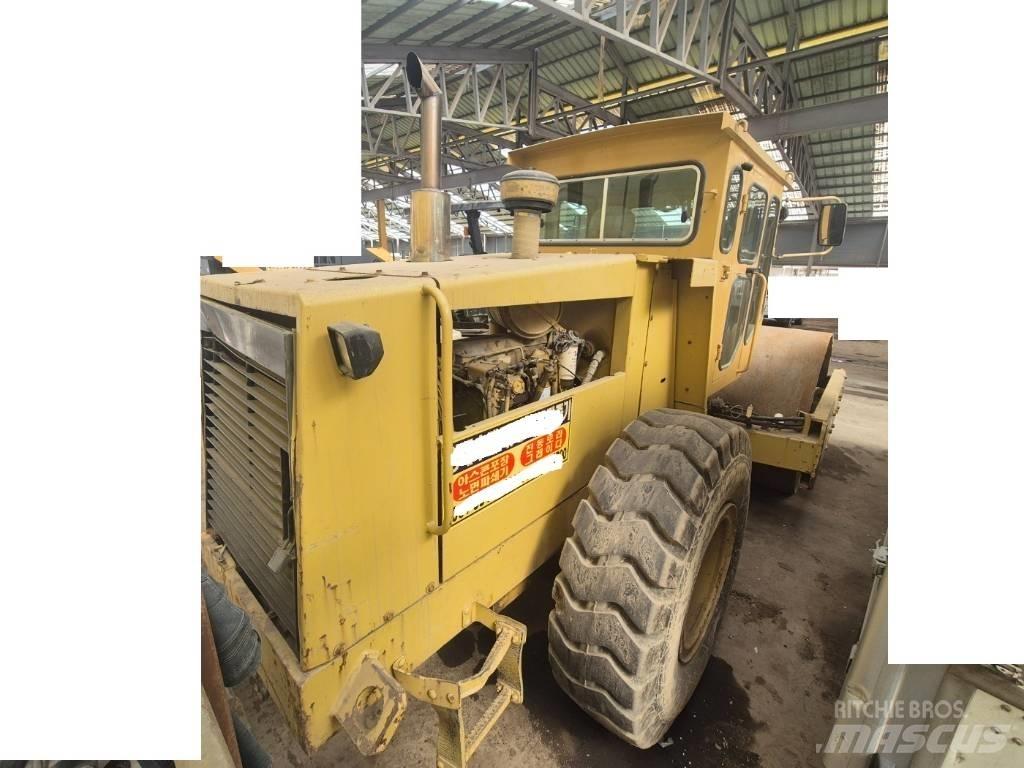 CAT CS 563 Tandemové válce