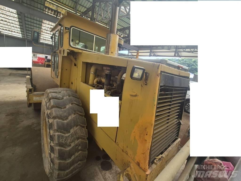 CAT CS 563 Tandemové válce