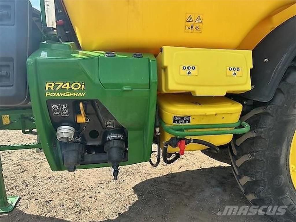 John Deere R740i Tažené postřikovače