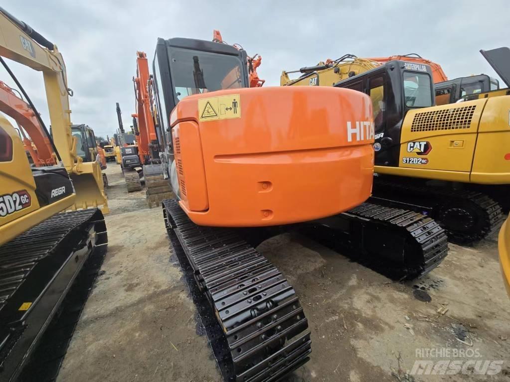 Hitachi ZX 135 US Pásová rýpadla