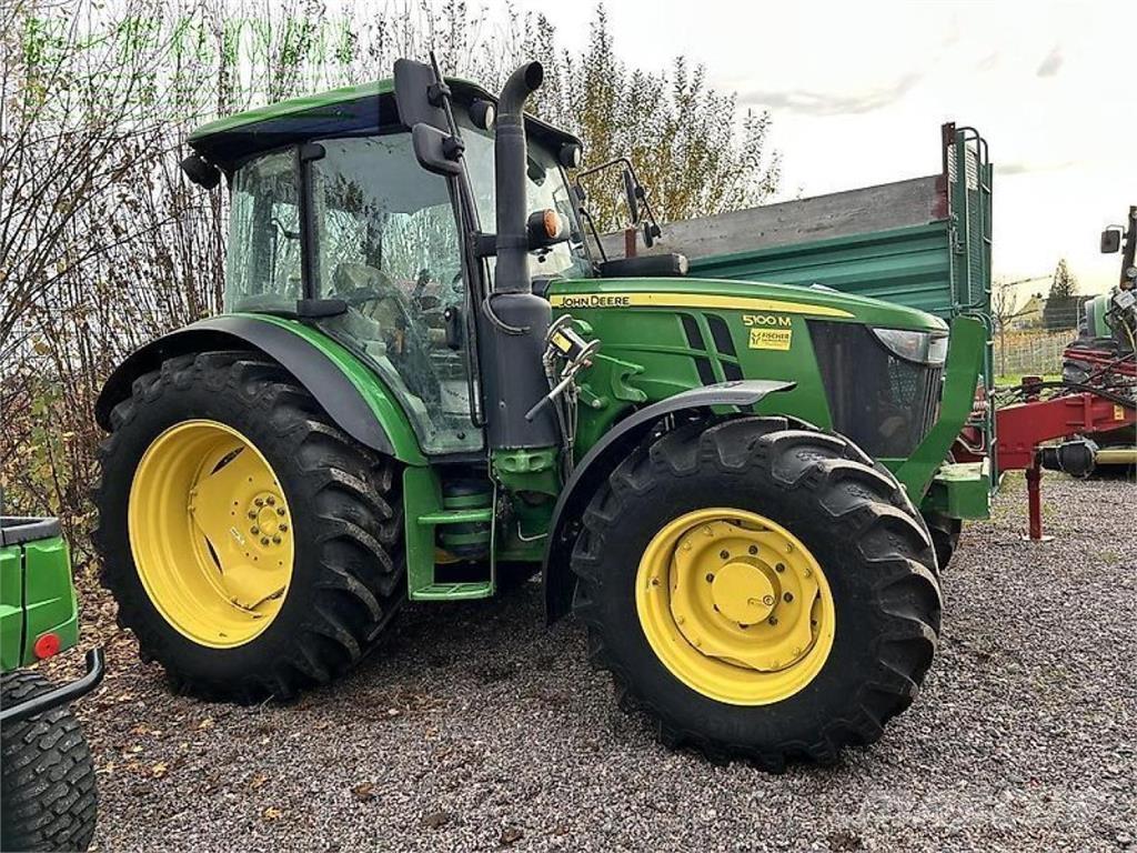 John Deere 5100m Traktory