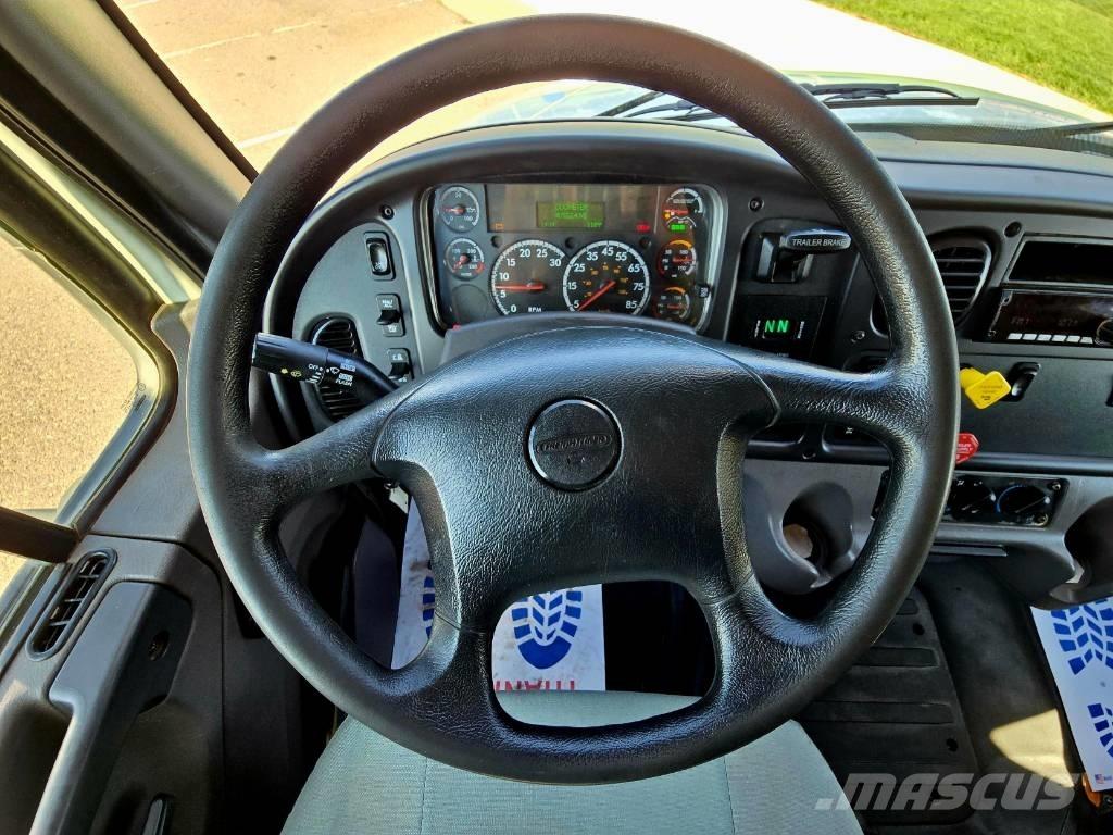 Freightliner M 106 Sklápěče