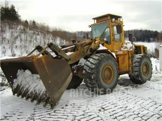 CAT 980B Kolové nakladače