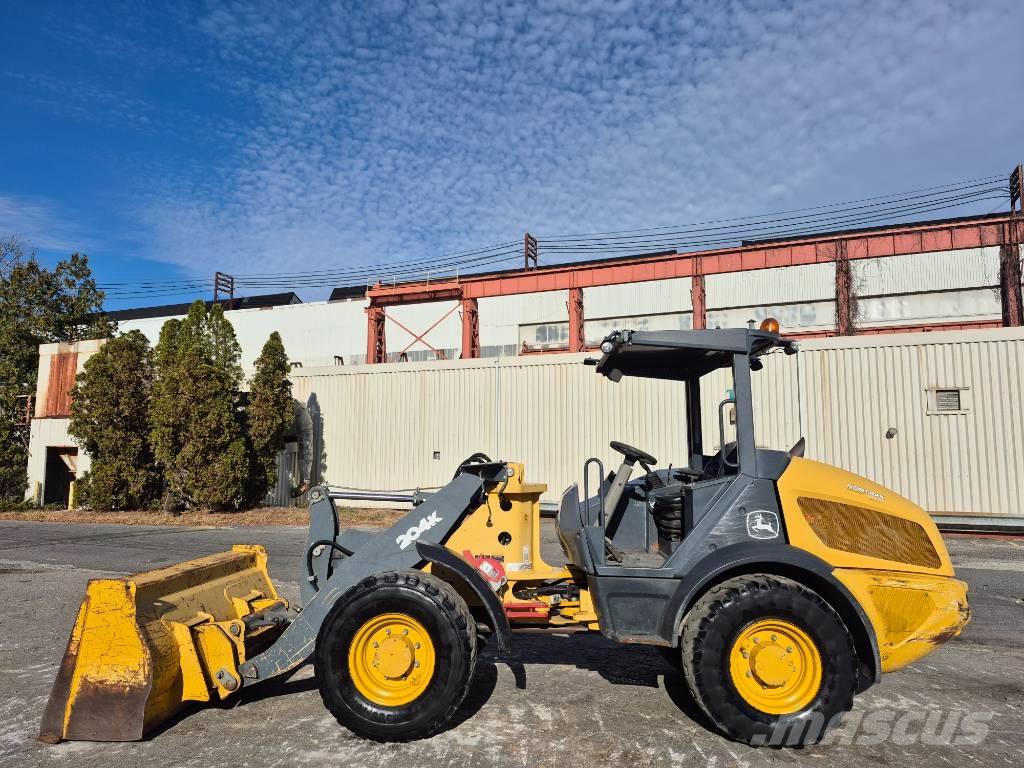 John Deere 204 K Kolové nakladače