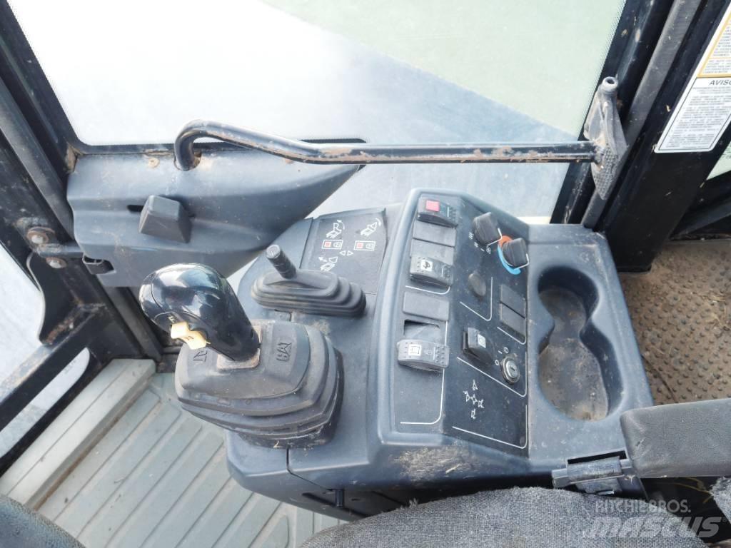 CAT 908 Kolové nakladače