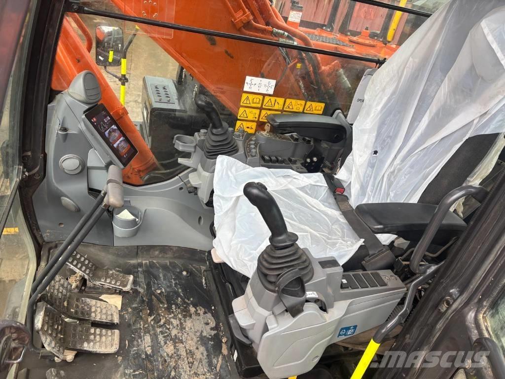 Hitachi ZX 300 LC-7 Pásová rýpadla