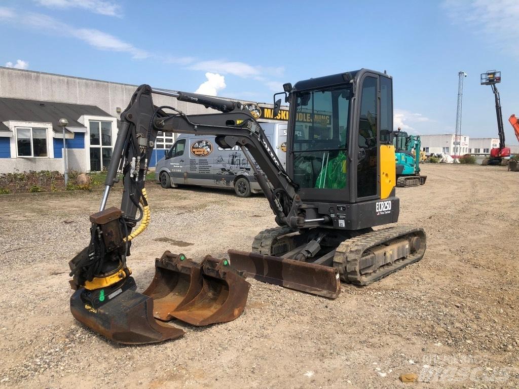 Volvo ECR 25 D Mini rýpadla < 7t