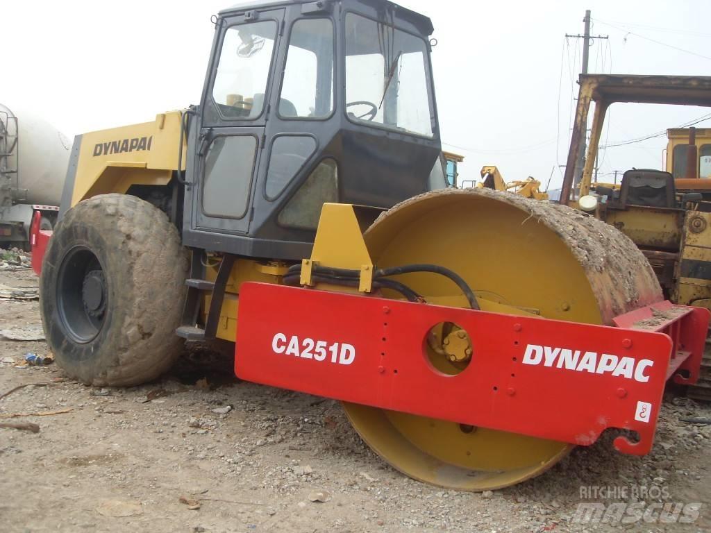 Dynapac CA 251 D Tahačové válce