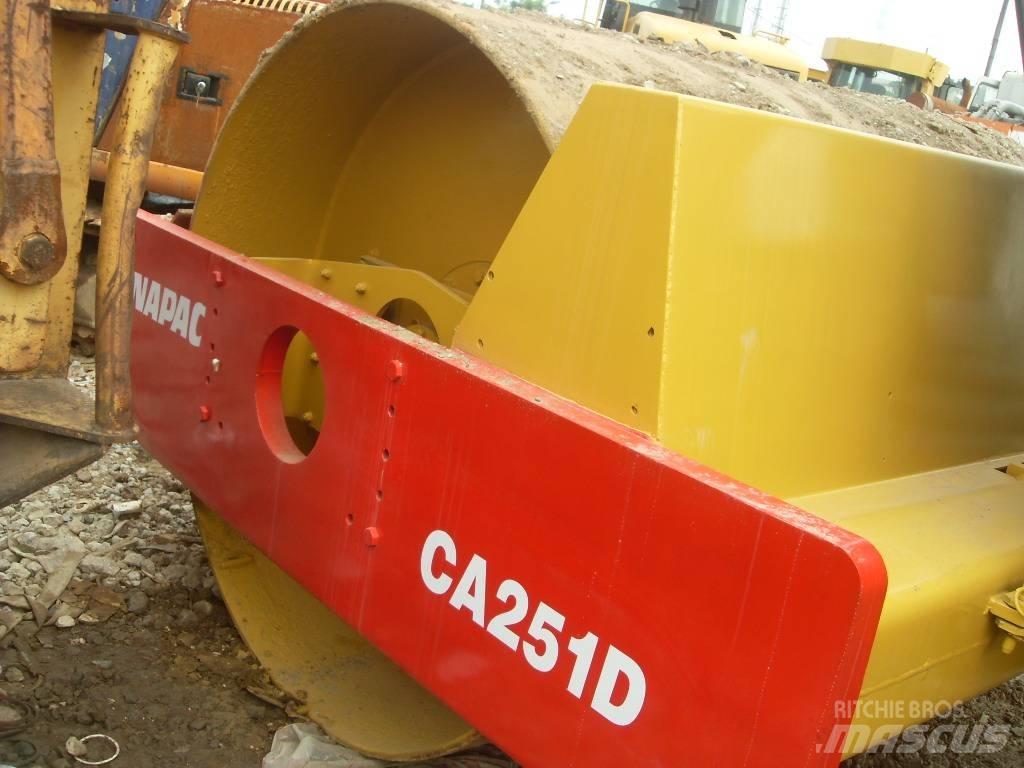 Dynapac CA 251 D Tahačové válce