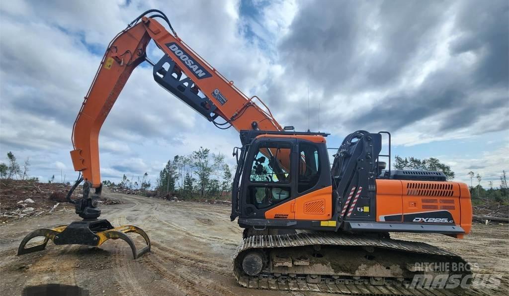 Doosan DX 225 LC-5 Pásová rýpadla
