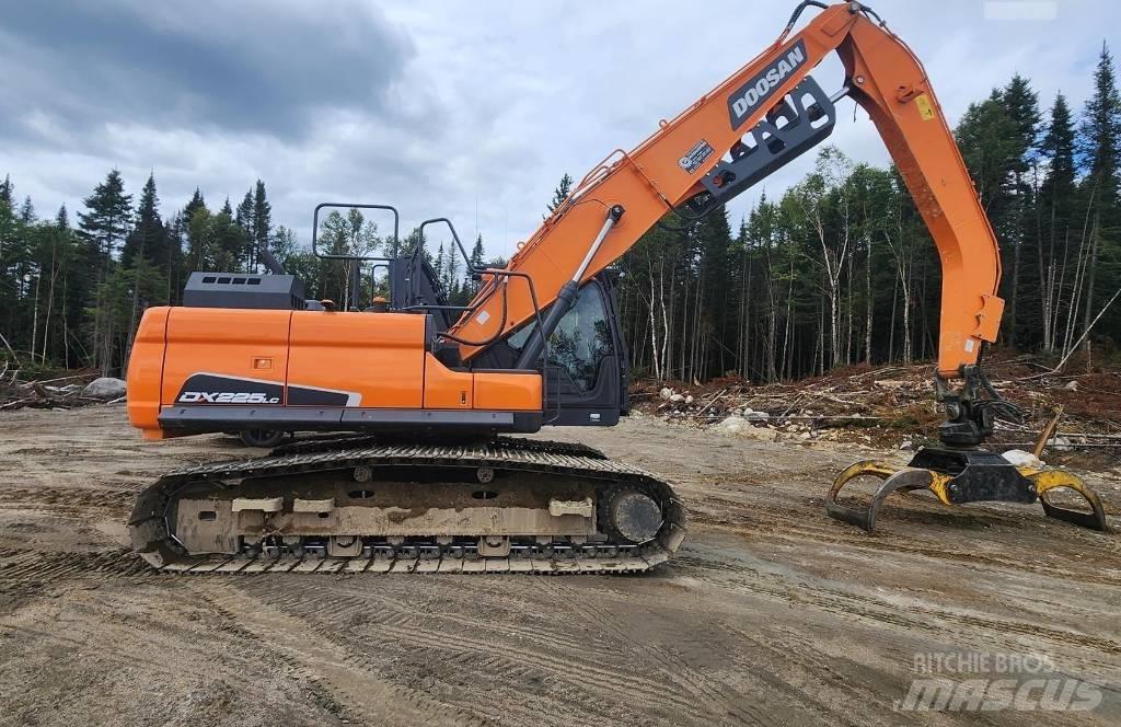 Doosan DX 225 LC-5 Pásová rýpadla