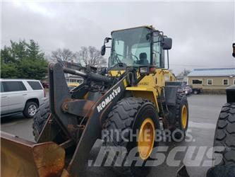 Komatsu WA 200 Kolové nakladače