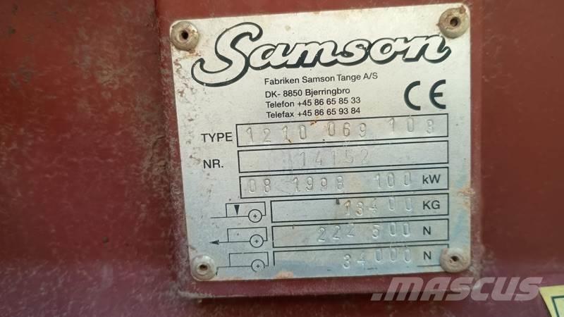 Samson 1210 Rozmetadla chlévské mrvy