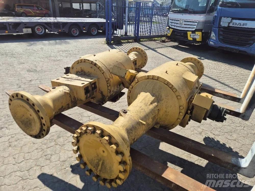 CAT 966G Nápravy