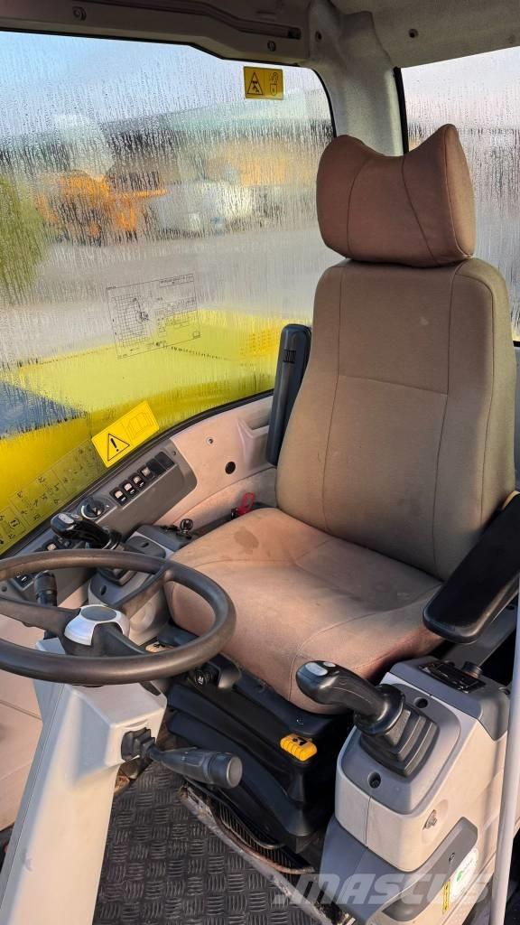 New Holland MH 2.6 Kolová rýpadla