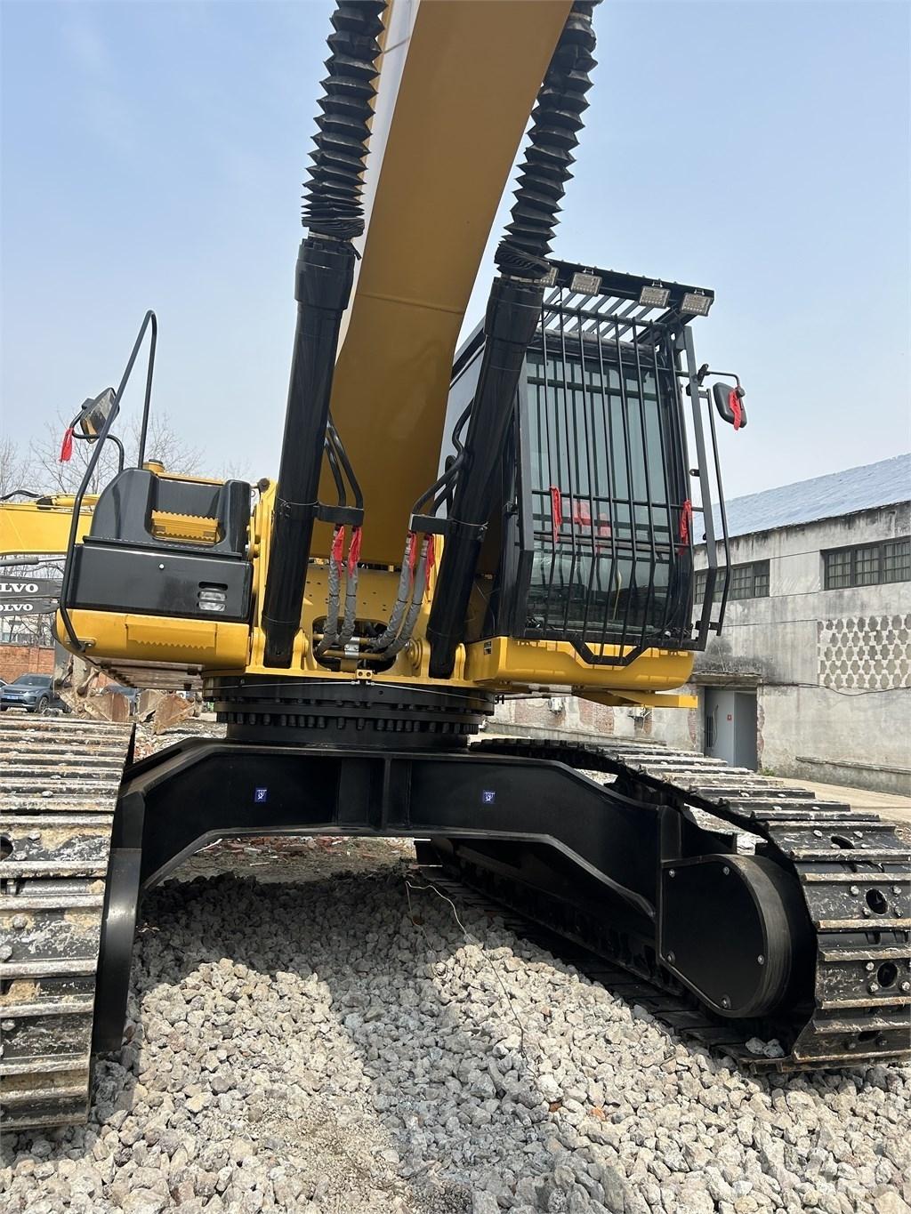 CAT 340 Pásová rýpadla